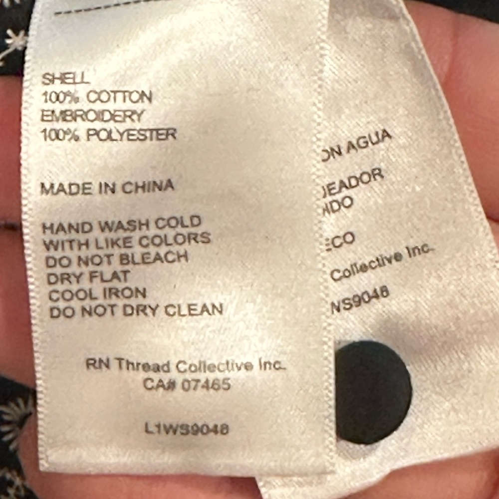 Laundry By Shelli Segal Black Top with White Embroidery - Picture 3 of 7